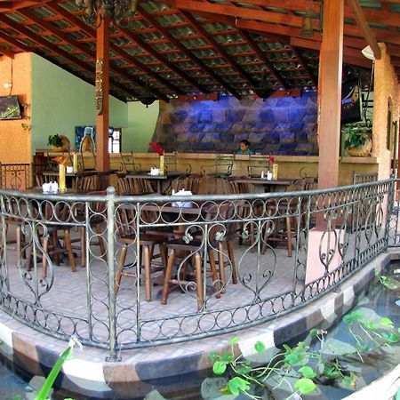 Blue River Resort & Hot Springs Liberia Restoran fotoğraf